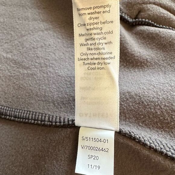 ATHLETA Triumph Printed Hoodie XS Camo Print Sweatshirt Jacket NEW - Picture 8 of 9